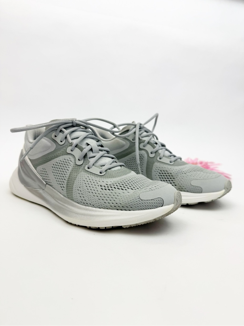 Lululemon Blissfeel Running Shoe Sneakers Silver Drop/Alpine White Grey